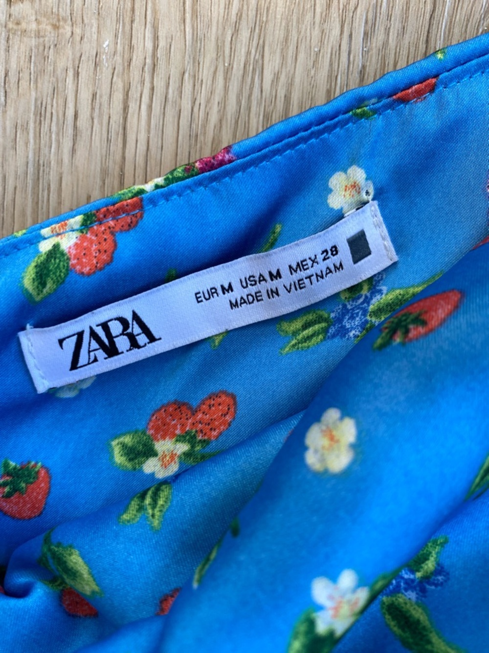 Zara Blue Floral Puff Sleeve Mini Dress Cottagecore Strawberry Print Size M - Picture 7 of 12